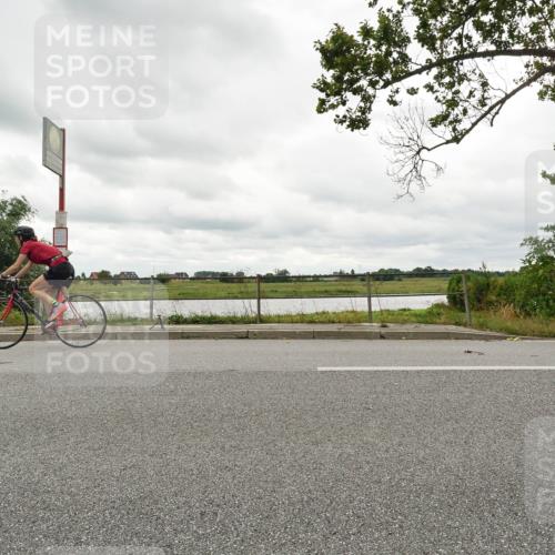 30.08.2026 - Elbe Triathlon Hamburg Michael Burmester http://msf.ph/oto/10110845 30.08.2026 15:26:25 Radfahren  meine-sportfotos.de
