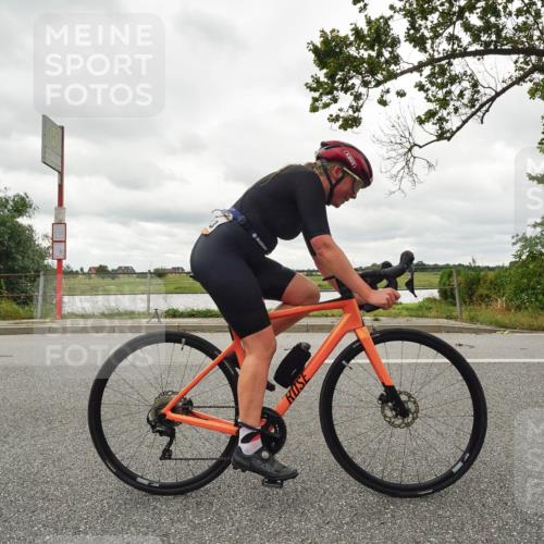 30.08.2026 - Elbe Triathlon Hamburg Michael Burmester http://msf.ph/oto/10110853 30.08.2026 15:27:13 Radfahren  meine-sportfotos.de