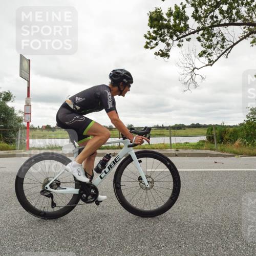 30.08.2026 - Elbe Triathlon Hamburg Michael Burmester http://msf.ph/oto/10110866 30.08.2026 15:28:38 Radfahren  meine-sportfotos.de