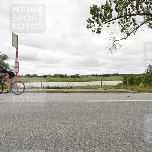 30.08.2026 - Elbe Triathlon Hamburg Michael Burmester http://msf.ph/oto/10110871 30.08.2026 15:28:48 Radfahren  meine-sportfotos.de