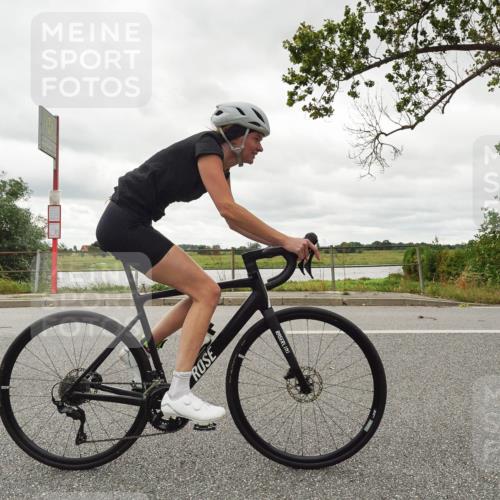 30.08.2026 - Elbe Triathlon Hamburg Michael Burmester http://msf.ph/oto/10110877 30.08.2026 15:29:14 Radfahren  meine-sportfotos.de