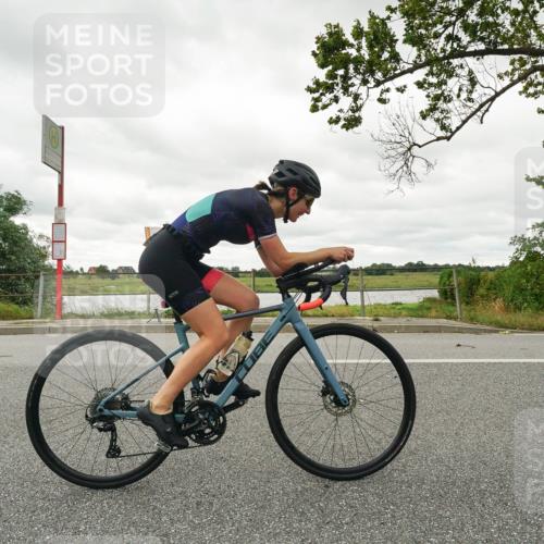 30.08.2026 - Elbe Triathlon Hamburg Michael Burmester http://msf.ph/oto/10110880 30.08.2026 15:30:10 Radfahren  meine-sportfotos.de