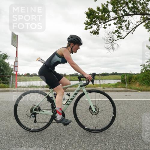 30.08.2026 - Elbe Triathlon Hamburg Michael Burmester http://msf.ph/oto/10110884 30.08.2026 15:30:25 Radfahren  meine-sportfotos.de