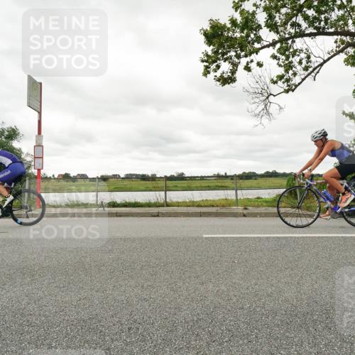 30.08.2026 - Elbe Triathlon Hamburg Michael Burmester http://msf.ph/oto/10110886 30.08.2026 15:30:31 Radfahren  meine-sportfotos.de