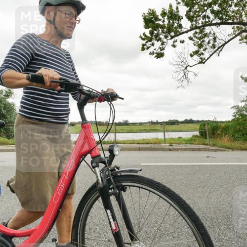 30.08.2026 - Elbe Triathlon Hamburg Michael Burmester http://msf.ph/oto/10110898 30.08.2026 15:31:30 Radfahren 50 meine-sportfotos.de