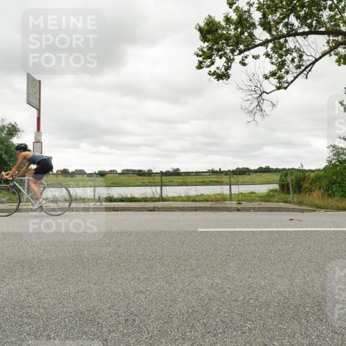 30.08.2026 - Elbe Triathlon Hamburg Michael Burmester http://msf.ph/oto/10110910 30.08.2026 15:32:19 Radfahren  meine-sportfotos.de