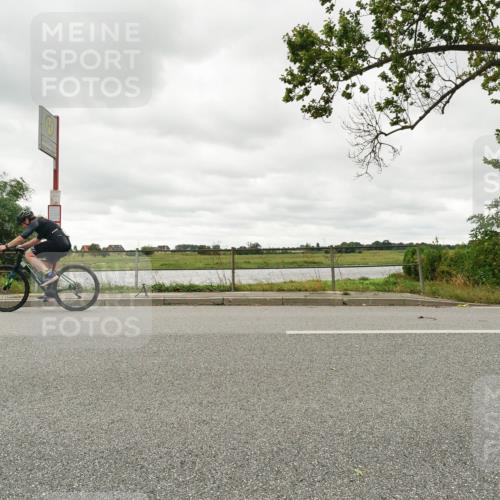 30.08.2026 - Elbe Triathlon Hamburg Michael Burmester http://msf.ph/oto/10110911 30.08.2026 15:32:27 Radfahren  meine-sportfotos.de