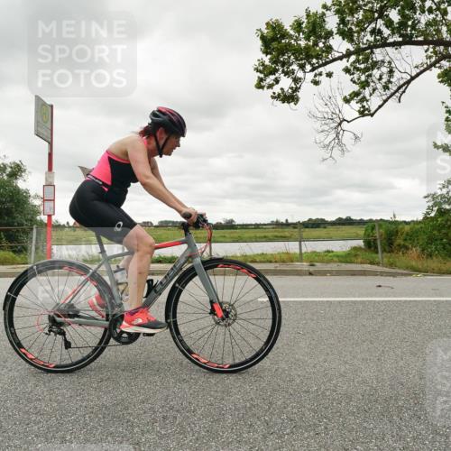 30.08.2026 - Elbe Triathlon Hamburg Michael Burmester http://msf.ph/oto/10110915 30.08.2026 15:32:44 Radfahren  meine-sportfotos.de