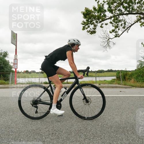 30.08.2026 - Elbe Triathlon Hamburg Michael Burmester http://msf.ph/oto/10110934 30.08.2026 15:34:31 Radfahren  meine-sportfotos.de