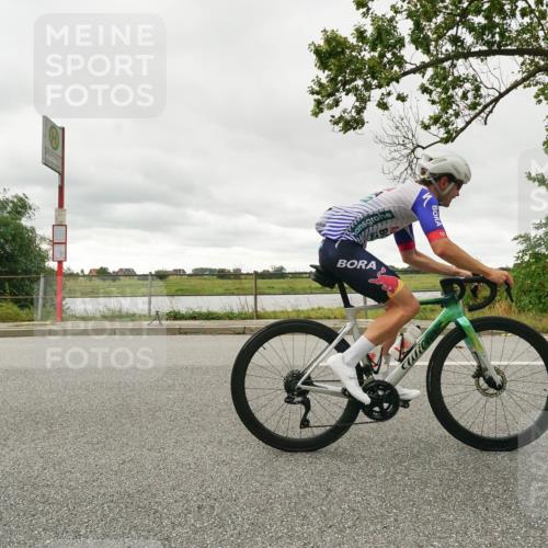 30.08.2026 - Elbe Triathlon Hamburg Michael Burmester http://msf.ph/oto/10110969 30.08.2026 15:38:08 Radfahren  meine-sportfotos.de