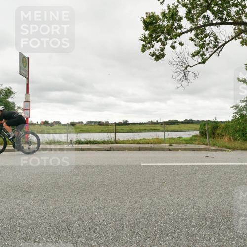 30.08.2026 - Elbe Triathlon Hamburg Michael Burmester http://msf.ph/oto/10110971 30.08.2026 15:38:10 Radfahren  meine-sportfotos.de