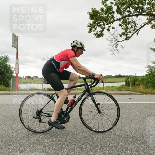 30.08.2026 - Elbe Triathlon Hamburg Michael Burmester http://msf.ph/oto/10110984 30.08.2026 15:39:28 Radfahren  meine-sportfotos.de
