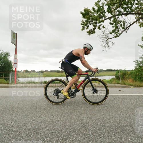 30.08.2026 - Elbe Triathlon Hamburg Michael Burmester http://msf.ph/oto/10111002 30.08.2026 15:40:49 Radfahren  meine-sportfotos.de