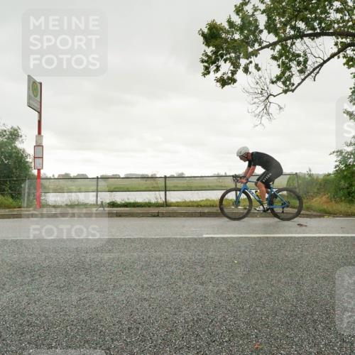 30.08.2026 - Elbe Triathlon Hamburg Michael Burmester http://msf.ph/oto/10111069 30.08.2026 15:45:16 Radfahren  meine-sportfotos.de