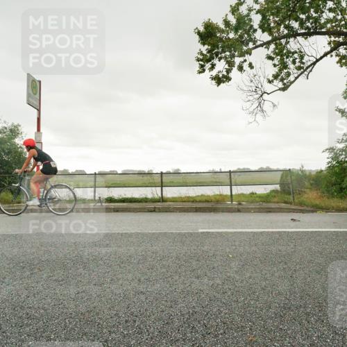 30.08.2026 - Elbe Triathlon Hamburg Michael Burmester http://msf.ph/oto/10111071 30.08.2026 15:45:19 Radfahren  meine-sportfotos.de