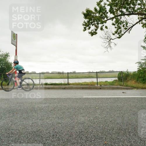30.08.2026 - Elbe Triathlon Hamburg Michael Burmester http://msf.ph/oto/10111080 30.08.2026 15:45:45 Radfahren  meine-sportfotos.de