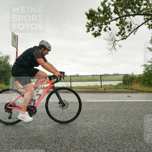30.08.2026 - Elbe Triathlon Hamburg Michael Burmester http://msf.ph/oto/10111083 30.08.2026 15:45:55 Radfahren  meine-sportfotos.de