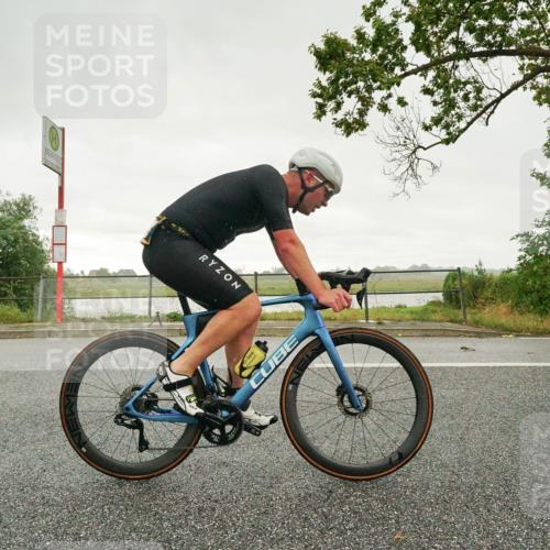 30.08.2026 - Elbe Triathlon Hamburg Michael Burmester http://msf.ph/oto/10111086 30.08.2026 15:46:39 Radfahren  meine-sportfotos.de