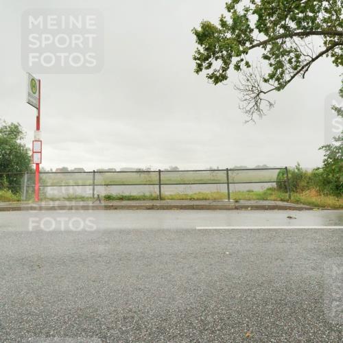 30.08.2026 - Elbe Triathlon Hamburg Michael Burmester http://msf.ph/oto/10111116 30.08.2026 15:48:50 Radfahren  meine-sportfotos.de
