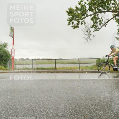 30.08.2026 - Elbe Triathlon Hamburg Michael Burmester http://msf.ph/oto/10111123 30.08.2026 15:49:09 Radfahren  meine-sportfotos.de