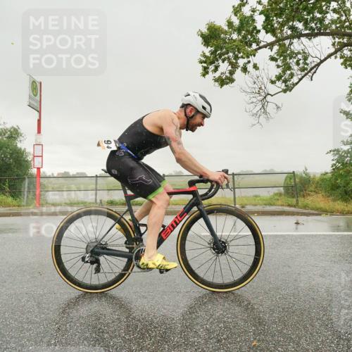 30.08.2026 - Elbe Triathlon Hamburg Michael Burmester http://msf.ph/oto/10111125 30.08.2026 15:49:16 Radfahren  meine-sportfotos.de