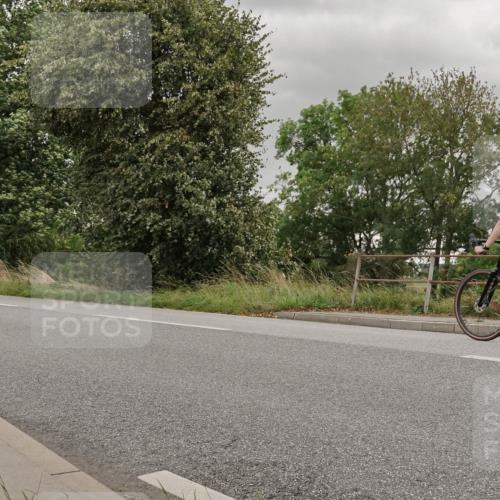 30.08.2026 - Elbe Triathlon Hamburg Michael Burmester http://msf.ph/oto/10111321 30.08.2026 14:21:37 Radfahren 151 meine-sportfotos.de