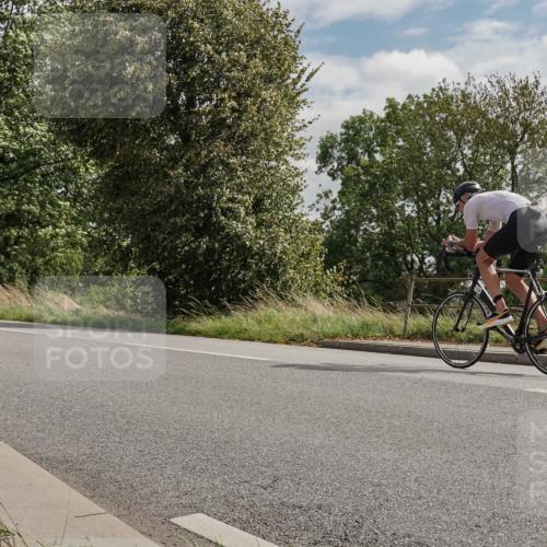 30.08.2026 - Elbe Triathlon Hamburg Michael Burmester http://msf.ph/oto/10111387 30.08.2026 14:41:40 Radfahren  meine-sportfotos.de