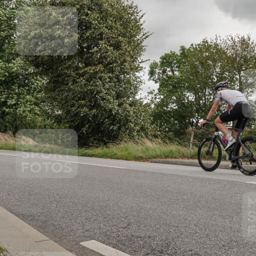 30.08.2026 - Elbe Triathlon Hamburg Michael Burmester http://msf.ph/oto/10111553 30.08.2026 14:57:19 Radfahren  meine-sportfotos.de
