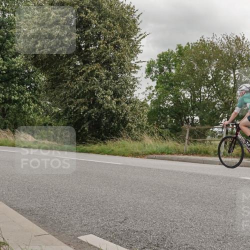 30.08.2026 - Elbe Triathlon Hamburg Michael Burmester http://msf.ph/oto/10111595 30.08.2026 15:01:23 Radfahren 1302 meine-sportfotos.de