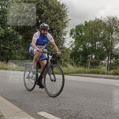 30.08.2026 - Elbe Triathlon Hamburg Michael Burmester http://msf.ph/oto/10111599 30.08.2026 15:01:50 Radfahren 137, 137, 2 meine-sportfotos.de