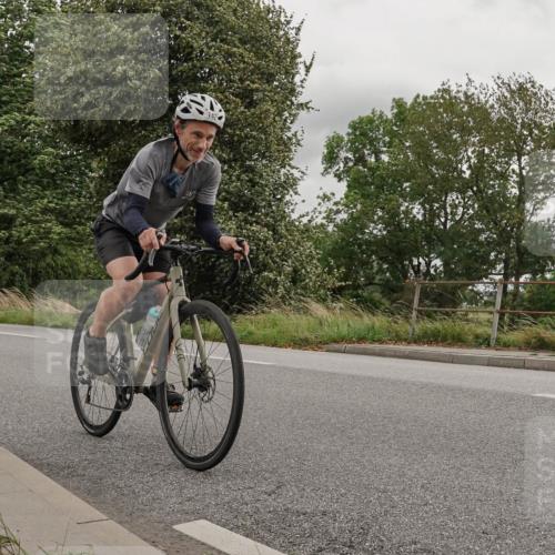 30.08.2026 - Elbe Triathlon Hamburg Michael Burmester http://msf.ph/oto/10111605 30.08.2026 15:02:56 Radfahren 130 meine-sportfotos.de