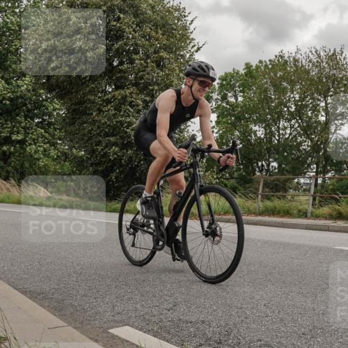 30.08.2026 - Elbe Triathlon Hamburg Michael Burmester http://msf.ph/oto/10111618 30.08.2026 15:04:54 Radfahren  meine-sportfotos.de