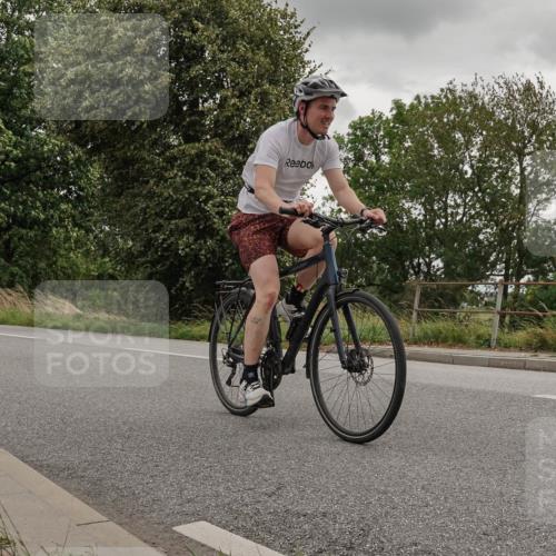 30.08.2026 - Elbe Triathlon Hamburg Michael Burmester http://msf.ph/oto/10111632 30.08.2026 15:06:42 Radfahren  meine-sportfotos.de