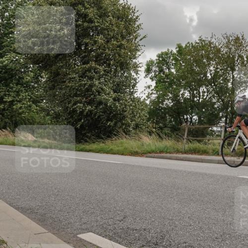 30.08.2026 - Elbe Triathlon Hamburg Michael Burmester http://msf.ph/oto/10111640 30.08.2026 15:09:10 Radfahren  meine-sportfotos.de