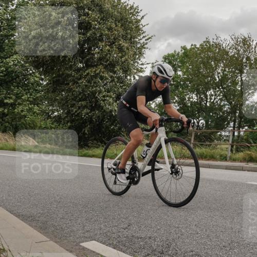 30.08.2026 - Elbe Triathlon Hamburg Michael Burmester http://msf.ph/oto/10111643 30.08.2026 15:10:29 Radfahren 12 meine-sportfotos.de