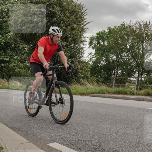30.08.2026 - Elbe Triathlon Hamburg Michael Burmester http://msf.ph/oto/10111656 30.08.2026 15:14:20 Radfahren  meine-sportfotos.de
