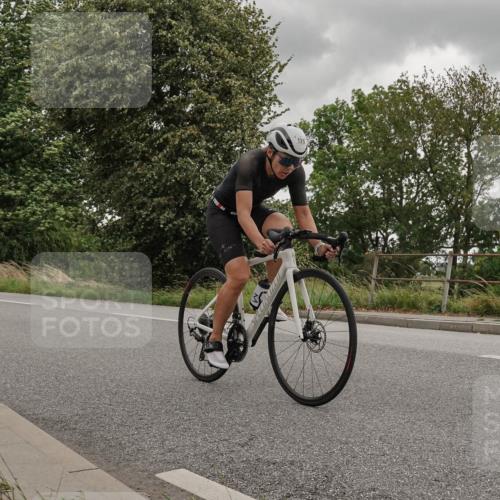 30.08.2026 - Elbe Triathlon Hamburg Michael Burmester http://msf.ph/oto/10111657 30.08.2026 15:15:03 Radfahren 129 meine-sportfotos.de
