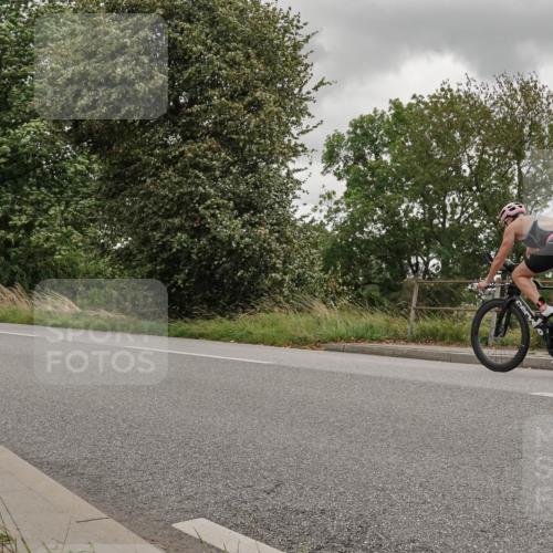 30.08.2026 - Elbe Triathlon Hamburg Michael Burmester http://msf.ph/oto/10111659 30.08.2026 15:15:13 Radfahren  meine-sportfotos.de