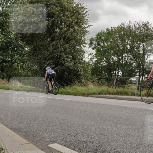 30.08.2026 - Elbe Triathlon Hamburg Michael Burmester http://msf.ph/oto/10111675 30.08.2026 15:20:15 Radfahren  meine-sportfotos.de