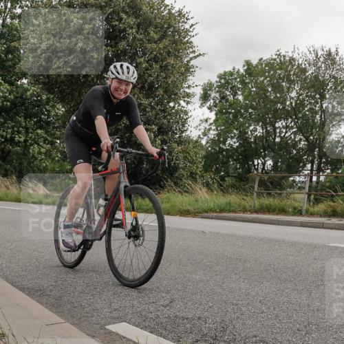 30.08.2026 - Elbe Triathlon Hamburg Michael Burmester http://msf.ph/oto/10111700 30.08.2026 15:23:17 Radfahren  meine-sportfotos.de