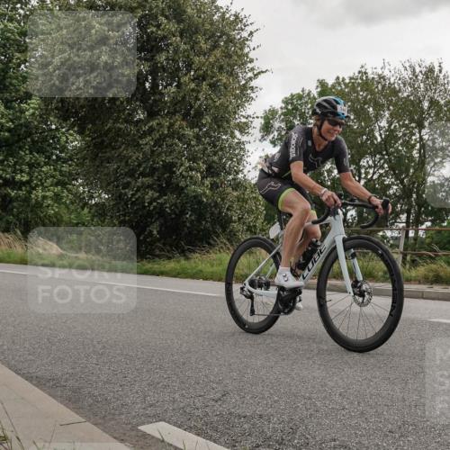 30.08.2026 - Elbe Triathlon Hamburg Michael Burmester http://msf.ph/oto/10111705 30.08.2026 15:23:58 Radfahren  meine-sportfotos.de