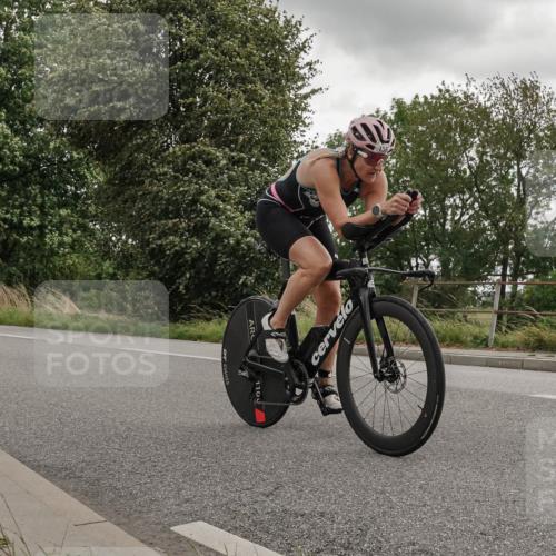 30.08.2026 - Elbe Triathlon Hamburg Michael Burmester http://msf.ph/oto/10111709 30.08.2026 15:24:45 Radfahren  meine-sportfotos.de