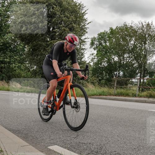 30.08.2026 - Elbe Triathlon Hamburg Michael Burmester http://msf.ph/oto/10111730 30.08.2026 15:27:12 Radfahren  meine-sportfotos.de