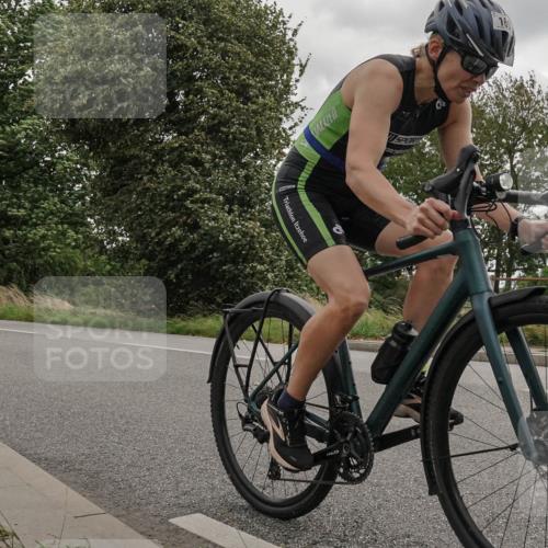 30.08.2026 - Elbe Triathlon Hamburg Michael Burmester http://msf.ph/oto/10111743 30.08.2026 15:28:33 Radfahren  meine-sportfotos.de