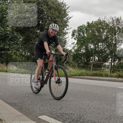 30.08.2026 - Elbe Triathlon Hamburg Michael Burmester http://msf.ph/oto/10111810 30.08.2026 15:34:40 Radfahren  meine-sportfotos.de