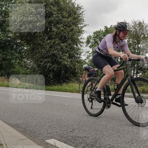 30.08.2026 - Elbe Triathlon Hamburg Michael Burmester http://msf.ph/oto/10111855 30.08.2026 15:39:04 Radfahren  meine-sportfotos.de