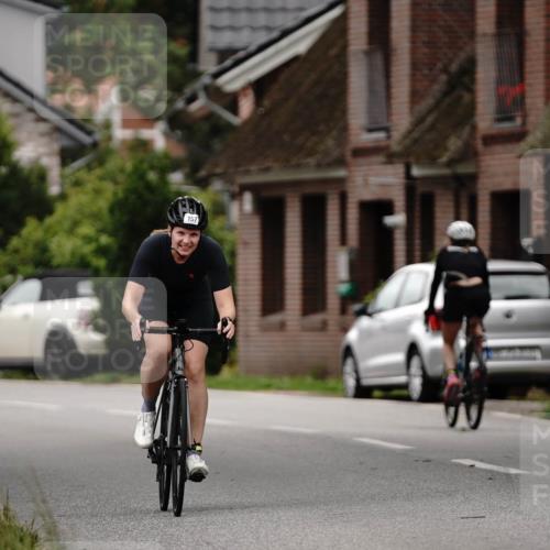 30.08.2026 - Elbe Triathlon Hamburg Michael Burmester http://msf.ph/oto/10112060 30.08.2026 14:16:54 Radfahren 157, 157 meine-sportfotos.de