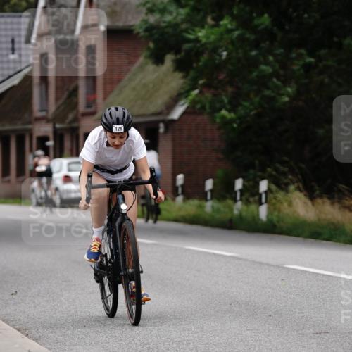 30.08.2026 - Elbe Triathlon Hamburg Michael Burmester http://msf.ph/oto/10112088 30.08.2026 14:17:50 Radfahren 128, 128 meine-sportfotos.de