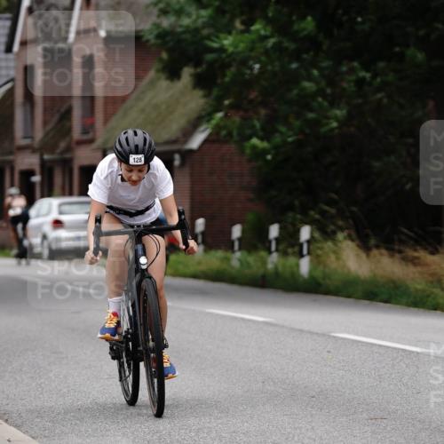 30.08.2026 - Elbe Triathlon Hamburg Michael Burmester http://msf.ph/oto/10112089 30.08.2026 14:17:50 Radfahren 128, 128 meine-sportfotos.de