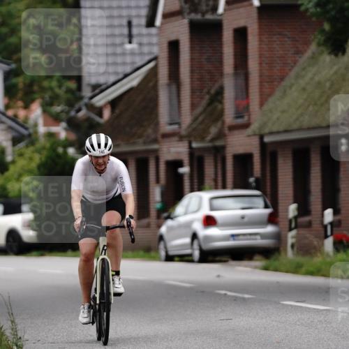 30.08.2026 - Elbe Triathlon Hamburg Michael Burmester http://msf.ph/oto/10112093 30.08.2026 14:18:07 Radfahren 140, 140 meine-sportfotos.de